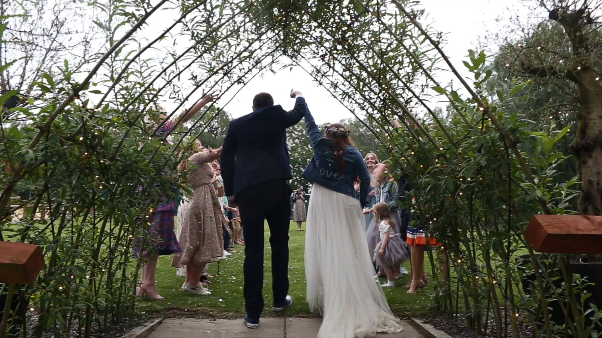 videographer films couple showered in confetti in cheshire