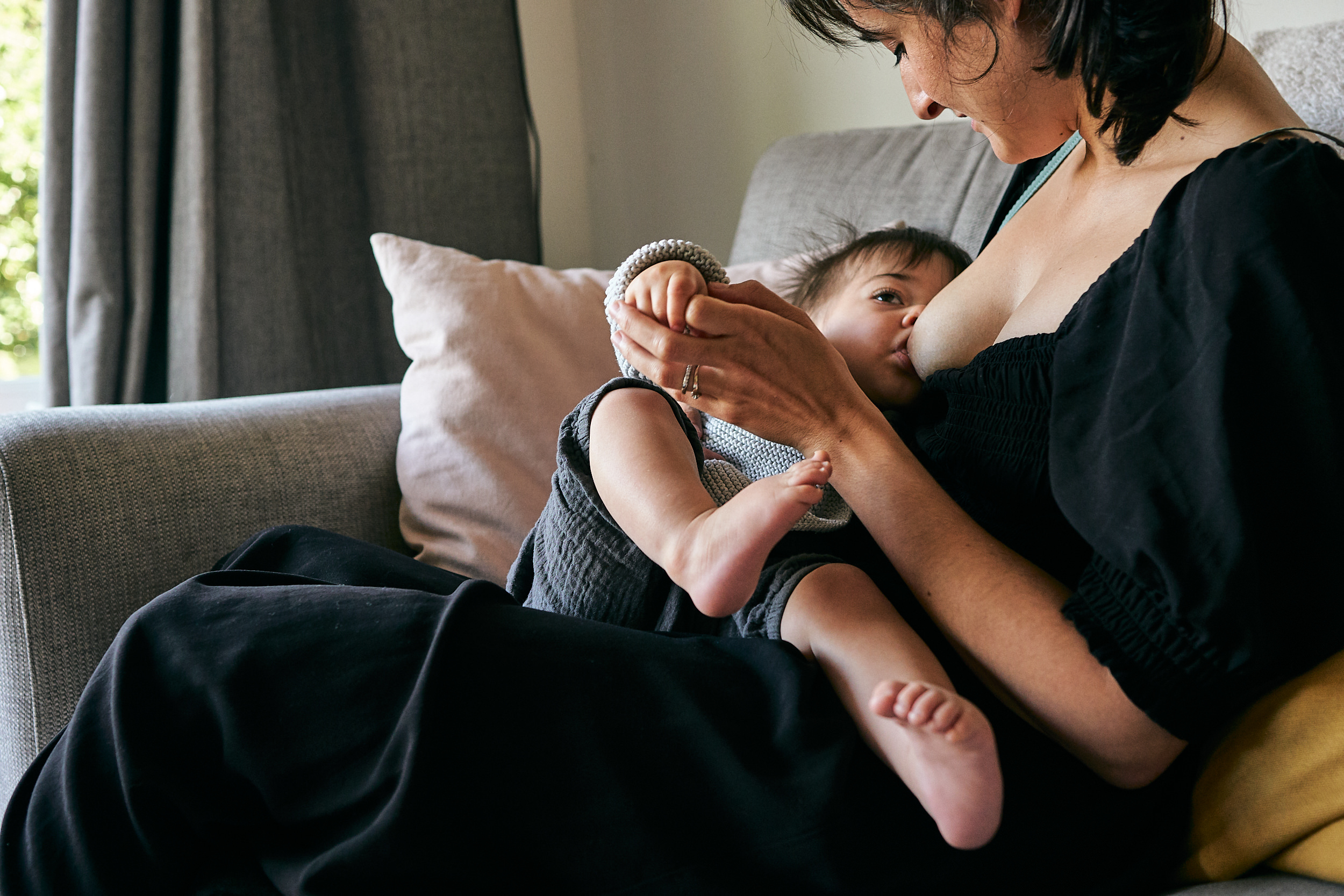 toddler breastfeeding and wriggling toes