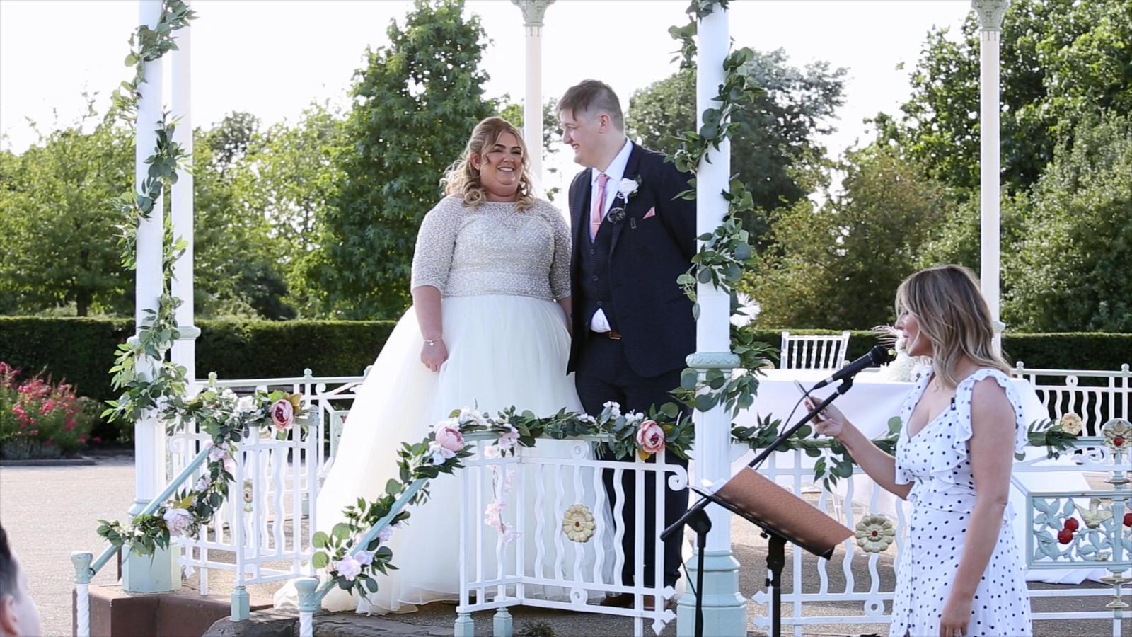 guest reading during outdoor ceremony at Isla Gladstone