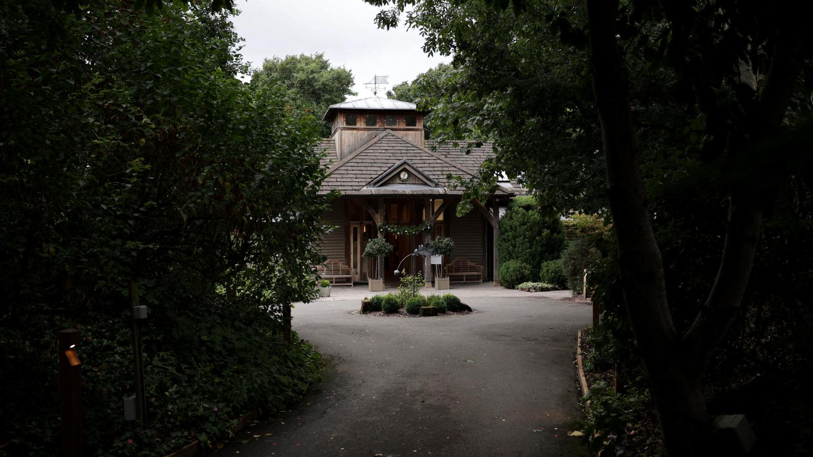 entrance of oaktree of peover wedding venue